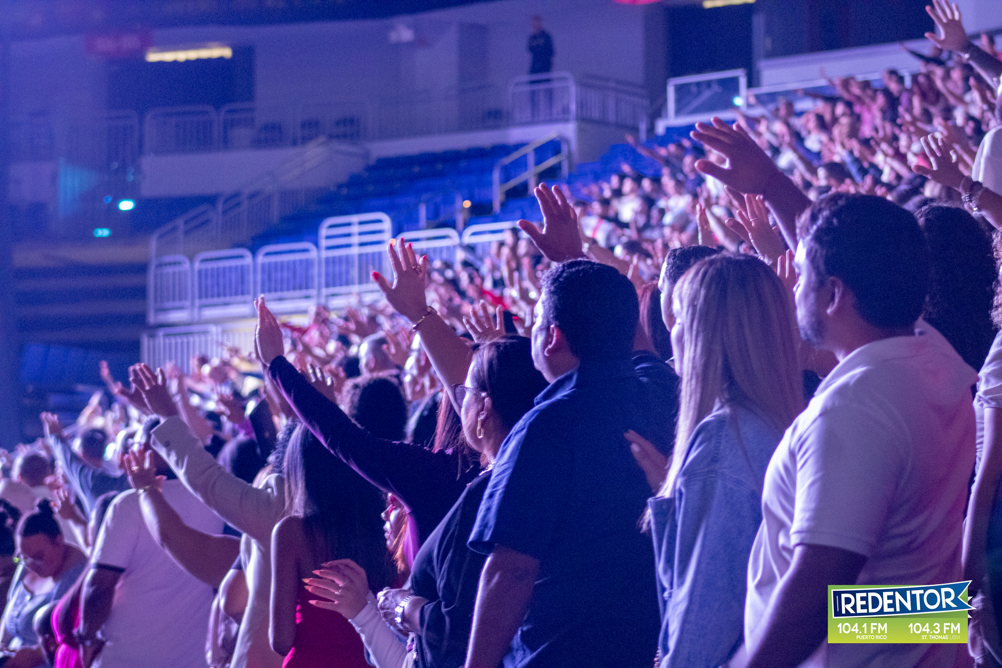 Gallery Oasis Ministry y Juan Carlos Harrigan en GENERACIÓN DE FUEGO TOUR 🔥 